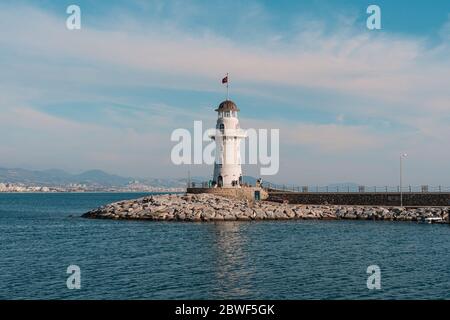 Gelidonya vista mare del faro a capo nel Mar Mediterraneo, Provincia di Antalya in Turchia. Foto Stock