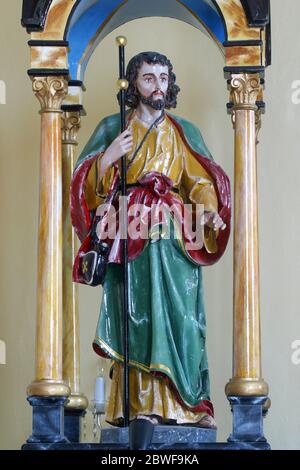 San Giacomo, una statua sul pulpito nella cappella di San Giorgio al lago di Klanjecko Jezero, Croazia Foto Stock