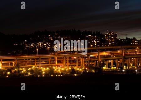 Marquam Bridge di notte, Portland, Oregon, USA Foto Stock