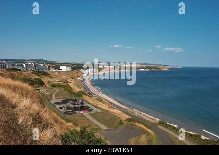 La vista aerea della città di Scaborough dal Castello di Scaborough nello Yorkshire occidentale, Regno Unito Foto Stock