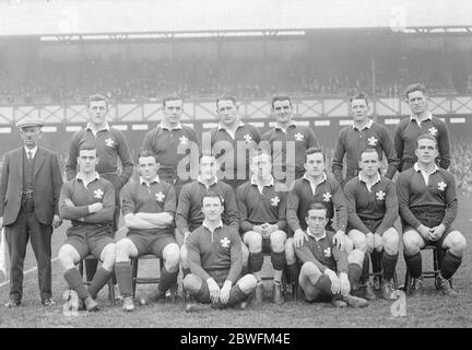 Inghilterra sconfiggere il Galles a Twickenham il team gallese 17 febbraio 1925 Foto Stock