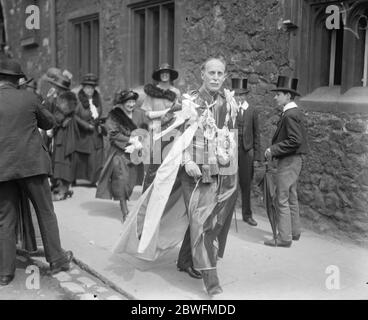 Montaggio dei coltelli . Un servizio di installazione di Cavalieri Gran Croce dell'Ordine dei bagni si tenne nella Cappella di Re Enrico VII , Abbazia di Westminster . Sir Ian Hamilton in partenza. 21 maggio 1924 Foto Stock