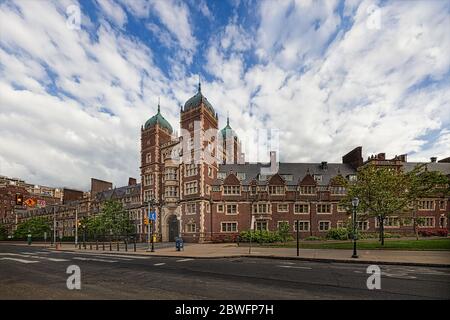 University of Pennsylvania Quadrangle Towers - Vista della storica Università della Pennsylvania a West Philadelphia, Pennsylvania. Foto Stock