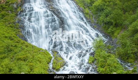 Cascate nel Keystone Canyon vicino a Valdez, Alaska, Stati Uniti Foto Stock