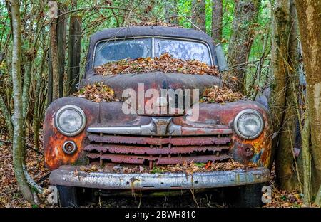 Bianco, GEORGIA - Ottobre 9, 2019: a nord-ovest di Atlanta, vi è un luogo chiamato auto vecchia città. Fotografi da tutto il mondo arrivano a questo 34 Foto Stock