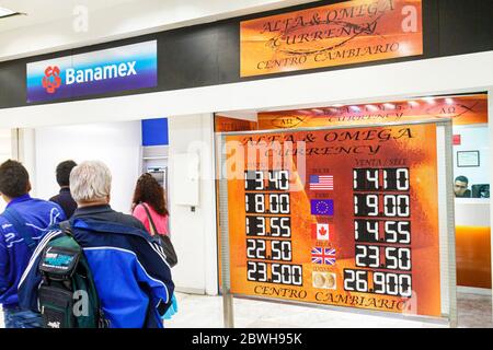 Città del Messico, Messico, Benito Juárez International Airport, MEX, terminal, Tamibe, cambio valuta, valuta estera, tasso, euro, sterlina britannica, dollaro, acquisto, Foto Stock