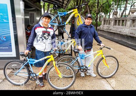 Città del Messico,DF México,Distretto Federale,Paseo de la Reforma,Domenica Cicloton,biciclette,bicicletta,bicicletta,equitazione,ciclismo,motociclista,ciclisti,cycl Foto Stock