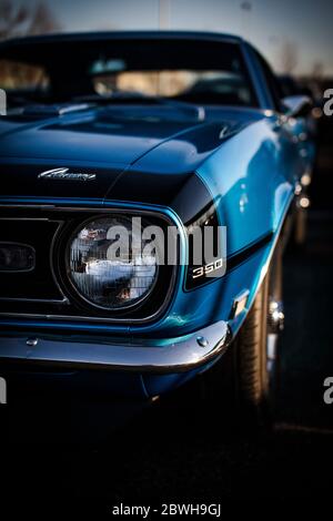 BROSSARD, CANADA - 19 MAGGIO 2017 - 1968 Chevrolet Camaro al salone auto retro Foto Stock