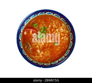 Chorba Frik - zuppa tradizionale, cucina algerina, piatti mediterranei assortiti tradizionali, vista dall'alto. Foto Stock