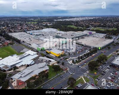 Melbourne Australia 10 Maggio 2020 : Vista aerea del centro commerciale Northland, un centro commerciale suburbano nel sobborgo di Melbourne di Preston. Foto Stock