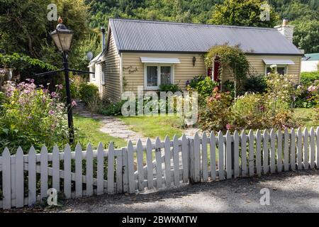 Un cottage grazioso in Arrowtown, Otago, Isola del Sud, Nuova Zelanda Foto Stock