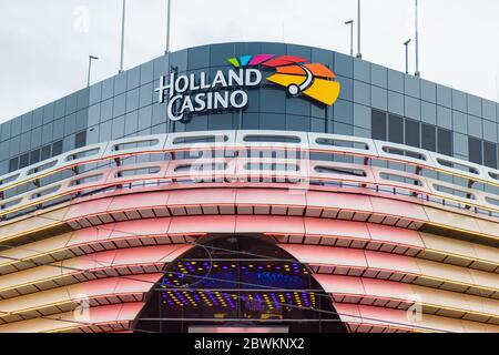 L'Aia, Paesi Bassi - 14 gennaio 2020: Vista all'ingresso del casinò Holland nella città olandese dell'Aia a Scheven Foto Stock