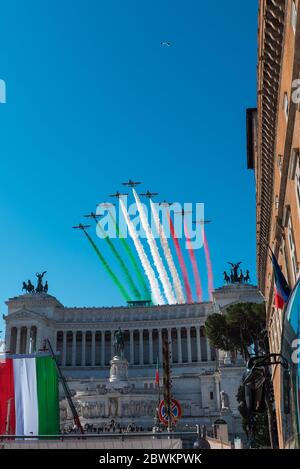 Roma, Italia. 02 giugno 2020. Piazza Venezia durante la giornata della Repubblica a Roma (Foto di Claudia Rolando/Pacific Press) Credit: Pacific Press Agency/Alamy Live News Foto Stock