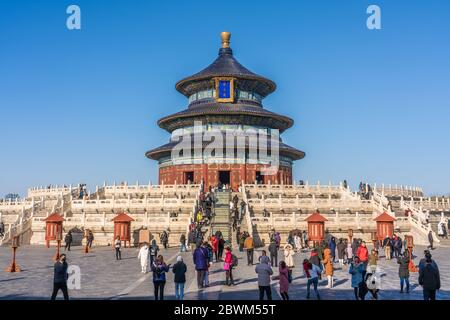 PECHINO, CINA - 24 NOVEMBRE: Vista della tradizionale pagoda cinese al Tempio del Paradiso, un famoso sito storico il 24 novembre 2019 a Pechino Foto Stock