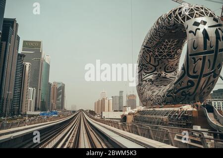 Dubai, Emirati Arabi Uniti - Febbraio 2020 : il Museo del futuro è un'istituzione culturale visionaria attualmente in costruzione a Dubai, Emirati Arabi Uniti. Museo dell'innovazione e del design. Foto Stock