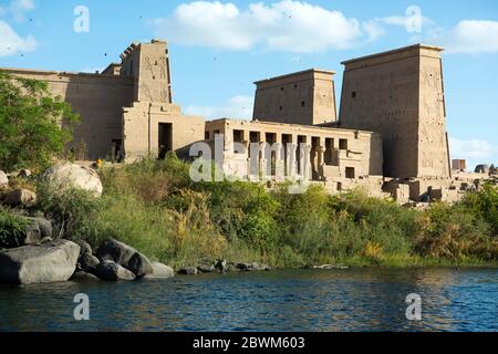 Ägypten, Assuan, rekonstruierter Isis-Tempel auf der Nil-Insel Philae Foto Stock