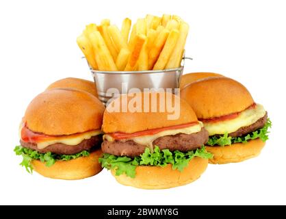 Gruppo di cursori cheeseburger in brioche panini e patatine fritte isolate su sfondo bianco Foto Stock