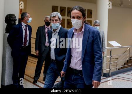 Madrid, Spagna; 02/06/2020.- Pablo Iglesias, secondo vicepresidente e ministro dei diritti sociali e dell'Agenda 2030 del governo spagnolo.sessione plenaria al Senato del Regno di Spagna in cui sono contestati, tra l'altro, i costi del reddito minimo per la vita e della legge sulla dipendenza; La proposta della legge che modifica la legge 19/2007, del luglio 11, contro la violenza, il razzismo, la xenofobia e l'intolleranza nello sport, per sradicare omofobia, bifobia e transfobia; e la proposta di legge per modificare la legge 14/2011, del 1 giugno, sulla scienza, la tecnologia e l'innovazione. Foto: Europa Press / Foto Stock