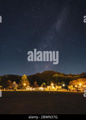 Milky Way core visto da Akaroa, Banks Peninsula, Nuova Zelanda. Foto Stock