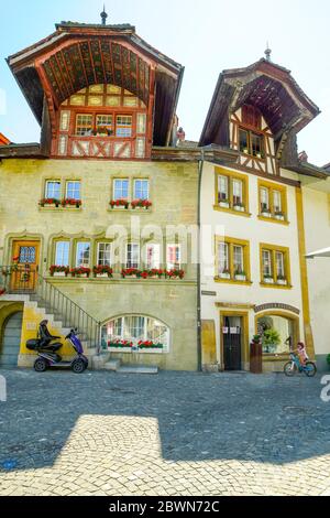 Hous con soffitto dipinto di Schlossgasse a Murten (Morat). Friburgo Cantone, Svizzera. Foto Stock