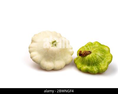Due squash su sfondo bianco. Verdure biologiche. Foto Stock