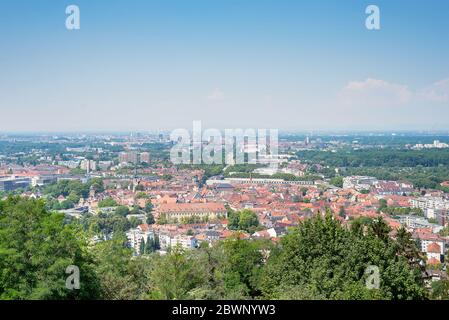 Magnifica vista su Karlsruhe dalla cima di Turmberg, Germania Foto Stock