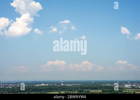 Magnifica vista su Karlsruhe dalla cima di Turmberg, Germania Foto Stock