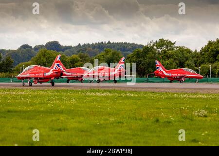 Red Arrow Jets sulla pista al Biggin Hill Airshow Foto Stock