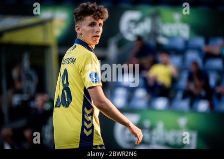 Brondby, Danimarca. 02 giugno 2020. Jesper Lindstrom (18) di Broendby SE visto durante la partita 3F Superliga tra Broendby IF e Soenderjyske al Brondby Stadium. (Photo Credit: Gonzales Photo/Alamy Live News Foto Stock