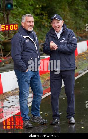 Paul Hollywood, la star della "Great British BBC Boke Off" della BBC Television con John Surtees, inaugura quest'anno la Henry Surtees Challenge a Buckmore Park, Kent, Regno Unito. 08.10.2014 Foto Stock