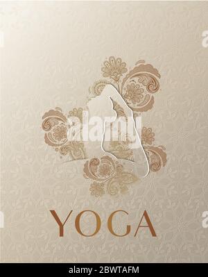 Silhouette Yoga in posa King Pigeon circondata da ornamento floreale indiano su sfondo beige testurizzato. Foto Stock