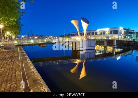 Foto notturne dell'area Harbourside di Bristol, Inghilterra Regno Unito Foto Stock