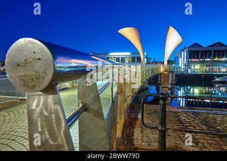 Foto notturne dell'area Harbourside di Bristol, Inghilterra Regno Unito Foto Stock