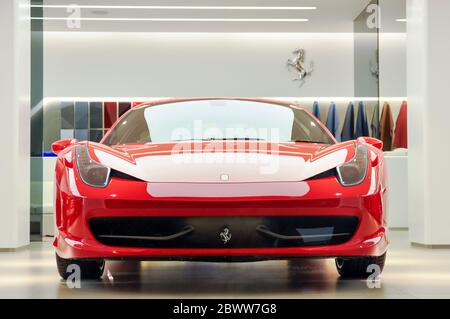 Rosso Ferrari 458 Italia Foto Stock