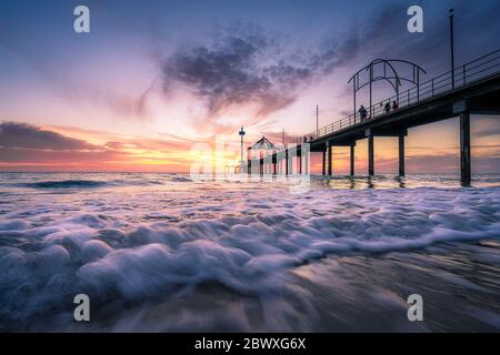 Tramonto al molo di Brighton, Adelaide, Australia del Sud Foto Stock