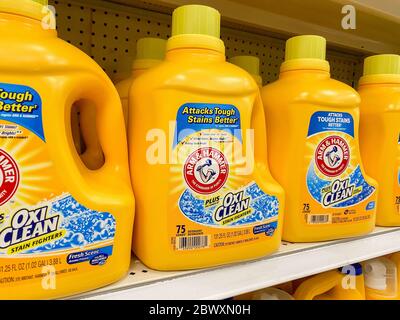 Detergente per bucato ARM e Hammer Foto Stock