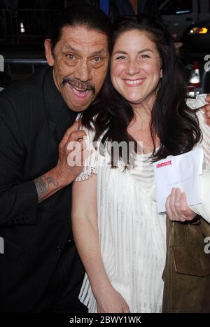 Danny Trejo e ospite al 'Grindhouse' Los Angeles Premiere tenuto al Teatro Orpheum nel centro di Los Angeles, CA. L'evento si è svolto lunedì 26 marzo 2007. Photo by: SBM / PictureLux- file Reference N. 34006-4412SBMPLX Foto Stock