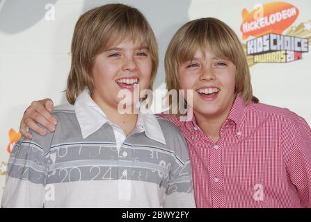 Dylan Sprouse e Cole Sprouse al 20° Premio annuale Kids' Choice del Nickelodeon, tenutosi presso l'UCLA Pauley Pavilion a Westwood, California. L'evento si è svolto sabato 31 marzo 2007. Photo by: SBM / PictureLux- file Reference N. 34006-4305SBMPLX Foto Stock