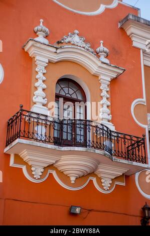 Particolare dell'architettura barocca della Chiesa di Santa Clara a Città del Guatemala. Foto Stock