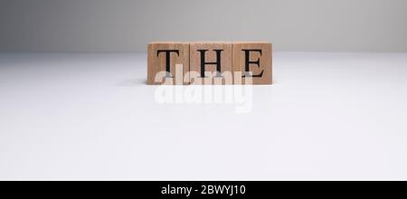 La parola da cubi di legno su sfondo bianco. Foto Stock