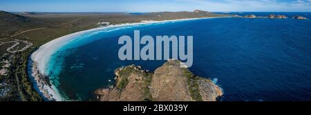 Vista sulla spiaggia di Lucky Bay nel Parco Nazionale di Cape le Grand, vicino a Esperance in Australia Occidentale Foto Stock