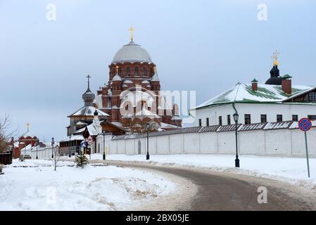 Cattedrale dell'icona della Madre di Dio gioia di tutti coloro che si sono ammalati 1906 nel monastero di San Giovanni Battista, isola di Sviyazhsk, Russia. Foto Stock