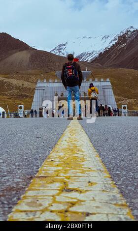 Sosta turistica al passo Khunjerab, confine con la Cina Pak 6/28/2018 Foto Stock