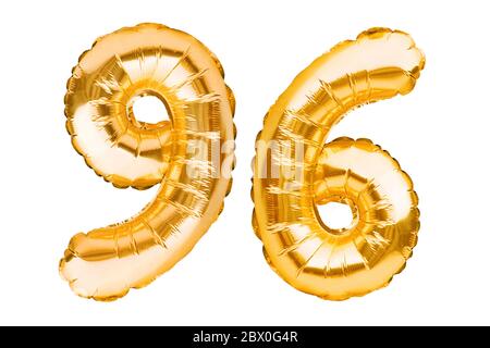 Numero 96 novantasei fatti di palloncini gonfiabili dorati isolati su bianco. Palloncini di elio, numeri di oro. Decorazione della festa, segno di anniversario per Foto Stock