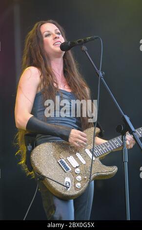 Alanis Morissette, V2002, Hylands Park, Chelmsford, Essex, Regno Unito - 17 agosto 2002. Foto Stock