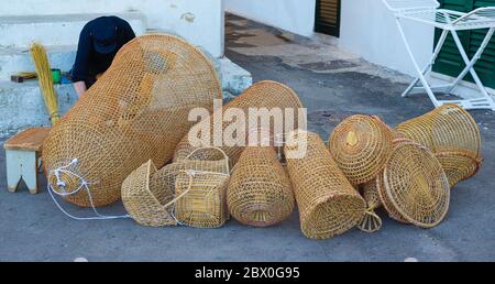 Trappole di granchio, trappola di aragosta fatta da un artigiano di Gallipoli, Puglia. Italia Foto Stock