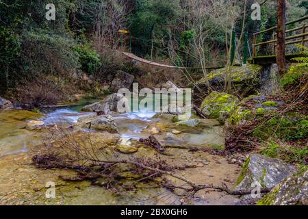 Nel deserto, vicino alla cappella di Sant'Aniol d'Aguja (alta Garottxa, Catalogna, Spagna) Foto Stock