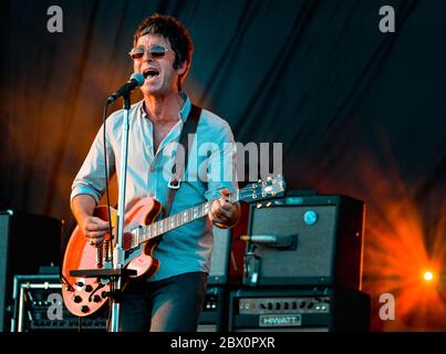 Noel Gallagher - uccelli in volo, V2012, Hylands Park, Chelmsford, Essex, Regno Unito - 18 ago 2012 Foto Stock