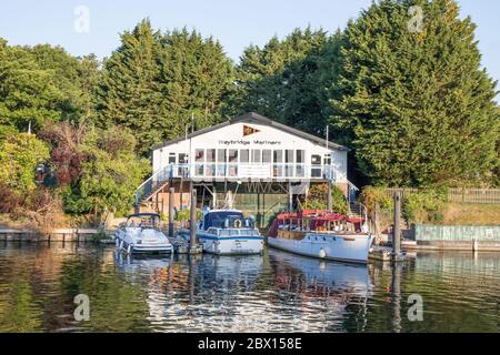 weybridge mariners club house sul fiume tamigi a weybridge surrey Foto Stock