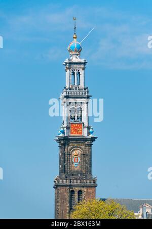 Amsterdam, 9 aprile 2019 - parte superiore della famosa Westertoren (torre occidentale) Foto Stock